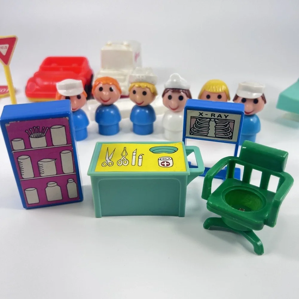 Vintage‎ Little People Style Hospital Playset – Knock Off – Made in Hong Kong